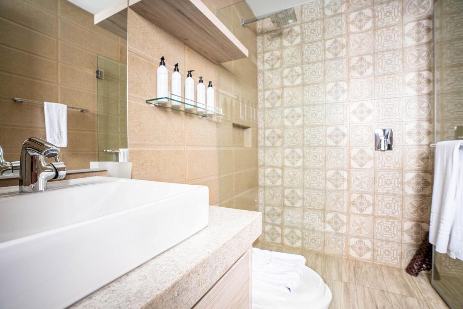 Hotel Puerto Pacifico Guayaquil Airport Екстериор снимка