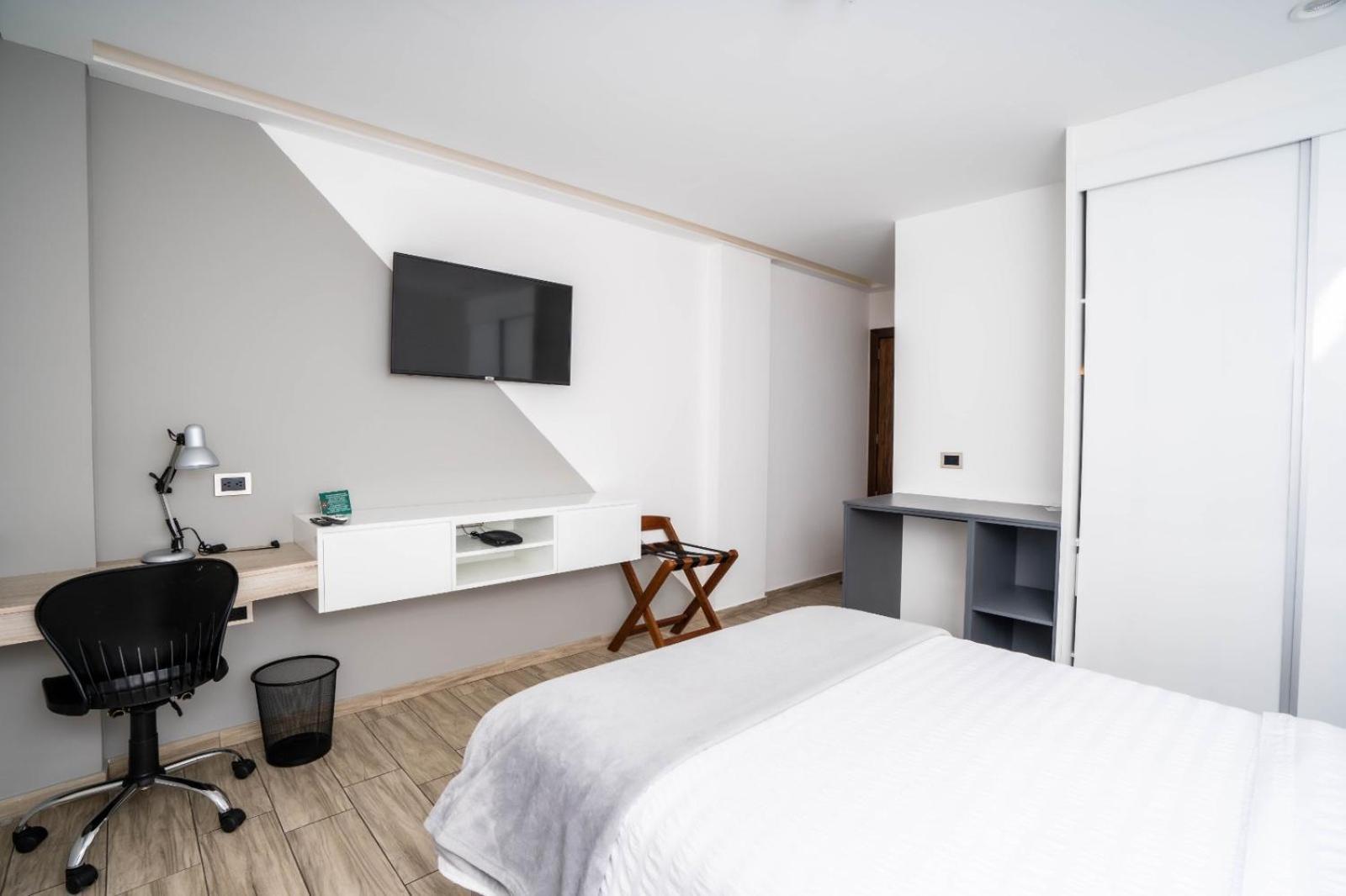 Hotel Puerto Pacifico Guayaquil Airport Екстериор снимка